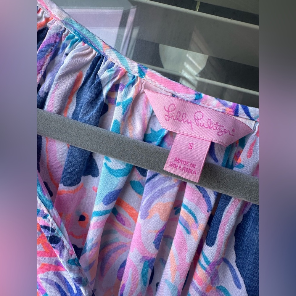 LILLY PULITZER Willa Head in the Sand Ostrich Print Split Neck Top Blouse Small - Picture 8 of 10